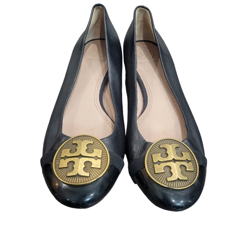 Tory Burch Women's Black Flats with Gold Logo - Size 6